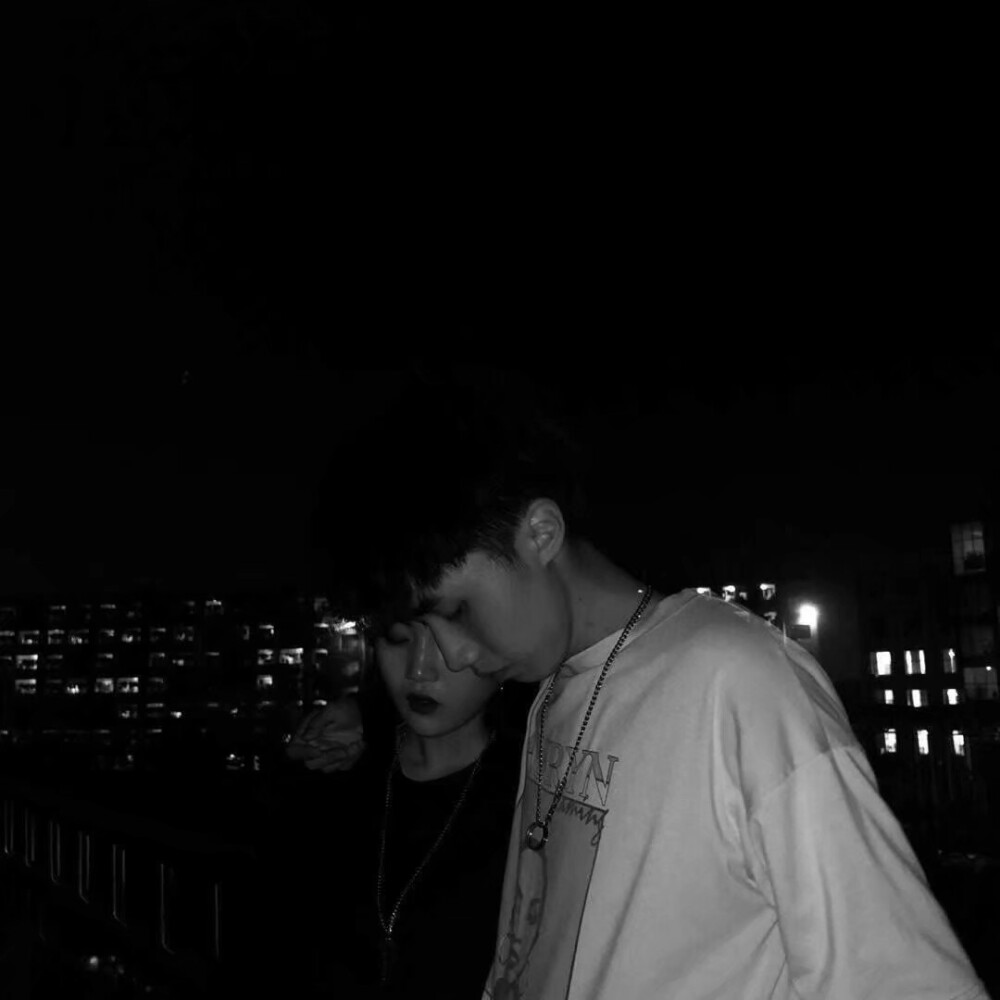 昨夜我梦见的星河灿烂 像极了你的眼眸