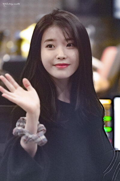 IU 李知恩 