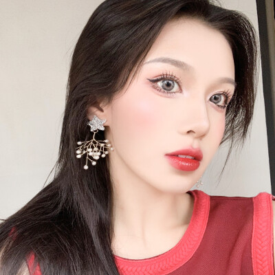小缃的真人御姐头 自截自调不易 二传注明出处 拿图点赞 原图来自vb：海伦起床了吗