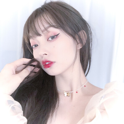 小缃的真人御姐头 自截自调不易 二传注明出处 拿图点赞 原图来自vb：·GeiCh·