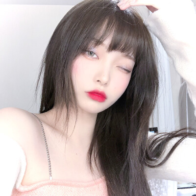 小缃的真人御姐头 自截自调不易 二传注明出处 拿图点赞 原图来自vb：·GeiCh·