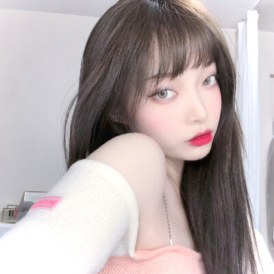 小缃的真人御姐头 自截自调不易 二传注明出处 拿图点赞 原图来自vb：·GeiCh·
