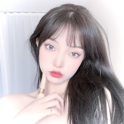 小缃的真人御姐头 自截自调不易 二传注明出处 拿图点赞 原图来自vb：·GeiCh·