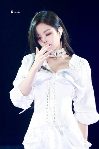 JENNIE