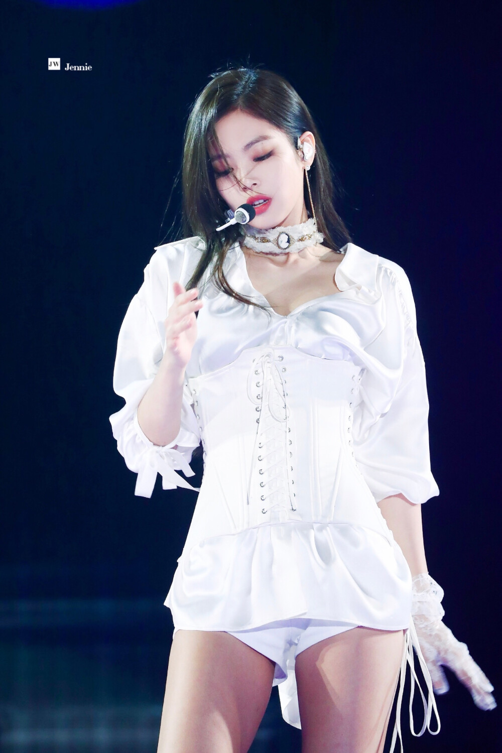 JENNIE