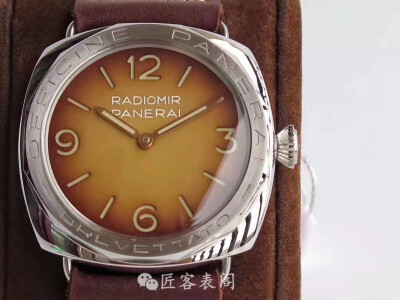 ZF沛纳海radiomir系列pam687腕表， 表镜采用进口亚?克力PAAM（聚?甲基丙?烯酸甲酯），底盖?玻璃是蓝宝石水晶玻璃。渐变?棕?色?的表盘，复?古个性。