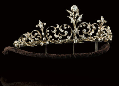 A late Victorian diamond tiara