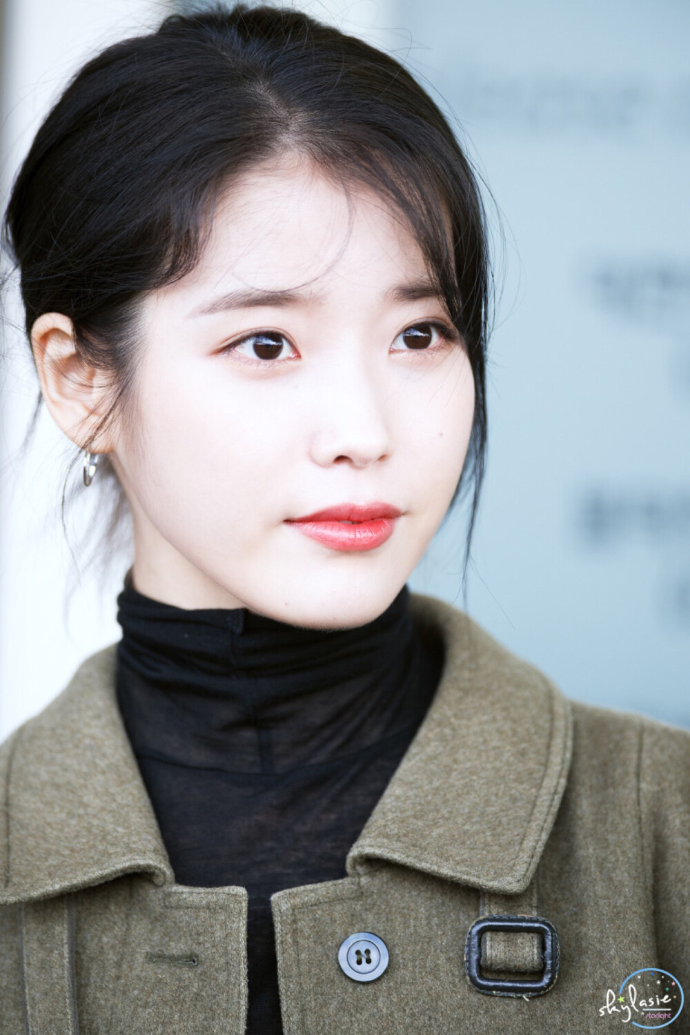 IU