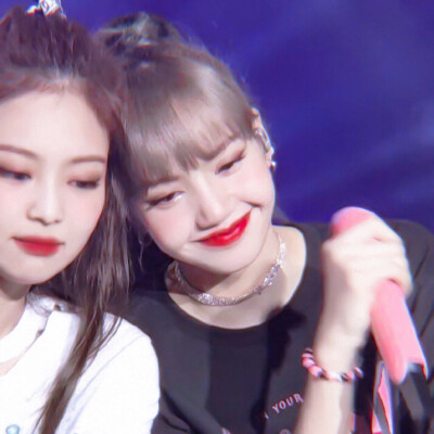 jennie / lisa
cr小黄君