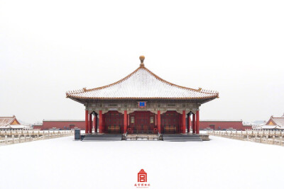 #紫禁城的瑞雪#一场飞雪，一座城。
图源：weibo 侵删