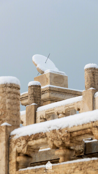 #紫禁城的瑞雪#一场飞雪，一座城。
图源：weibo 侵删