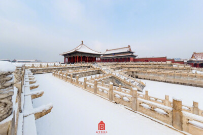 #紫禁城的瑞雪#一场飞雪，一座城。
图源：weibo 侵删