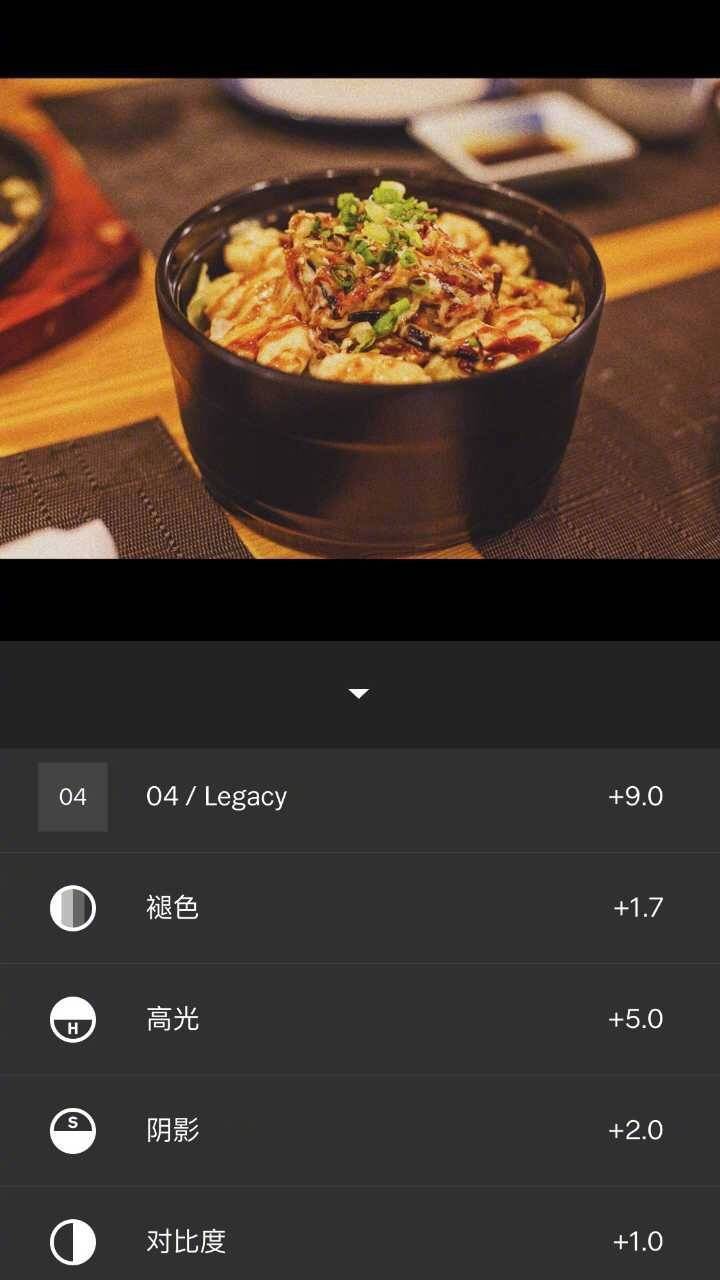 VSCO 日式食物调色参考 食物类最常用的几个滤镜是:【C2】【E1】【A6】【04】
cr. 任然然子 ​​​​