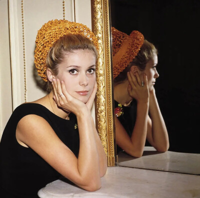 凯瑟琳·德纳芙
Catherine Deneuve