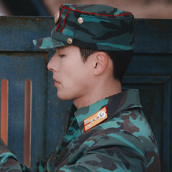 /孙艺珍 玄彬
/爱的迫降