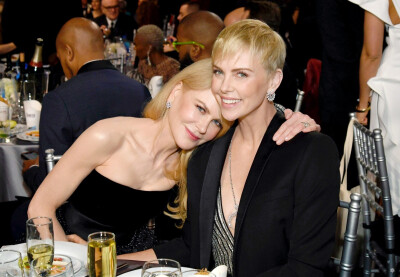 Charlize Theron & Nicole Kidman 评论家选择奖
2020.01.12 / LA
[weibo@雪霏Sophia]