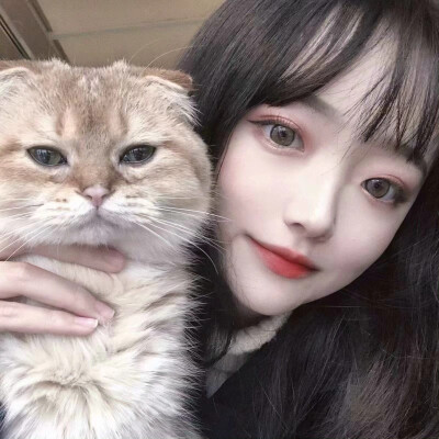 美美哒. .:*♡