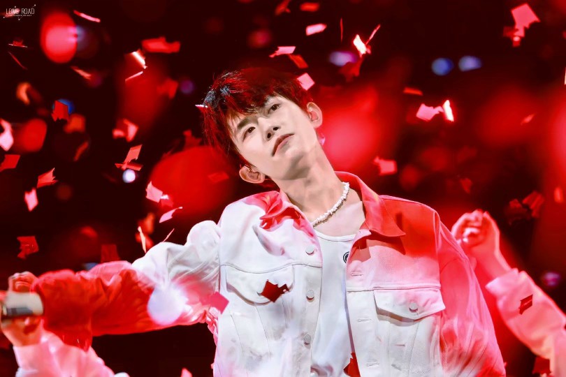 易烊千玺玊尔演唱会