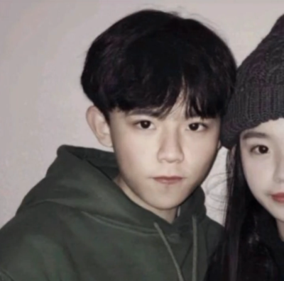 情头/有我在她就不用长大