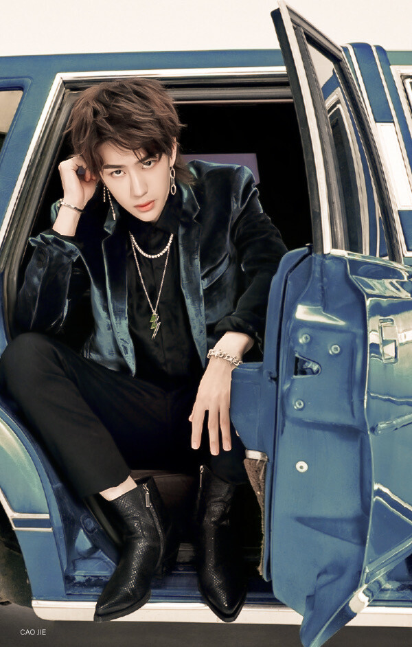 男人风尚leon 修图 @uniq-王一博 cr:logo