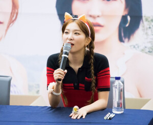 姜涩琪 Kang Seul Gi  강슬기
Red Velvet组合成员