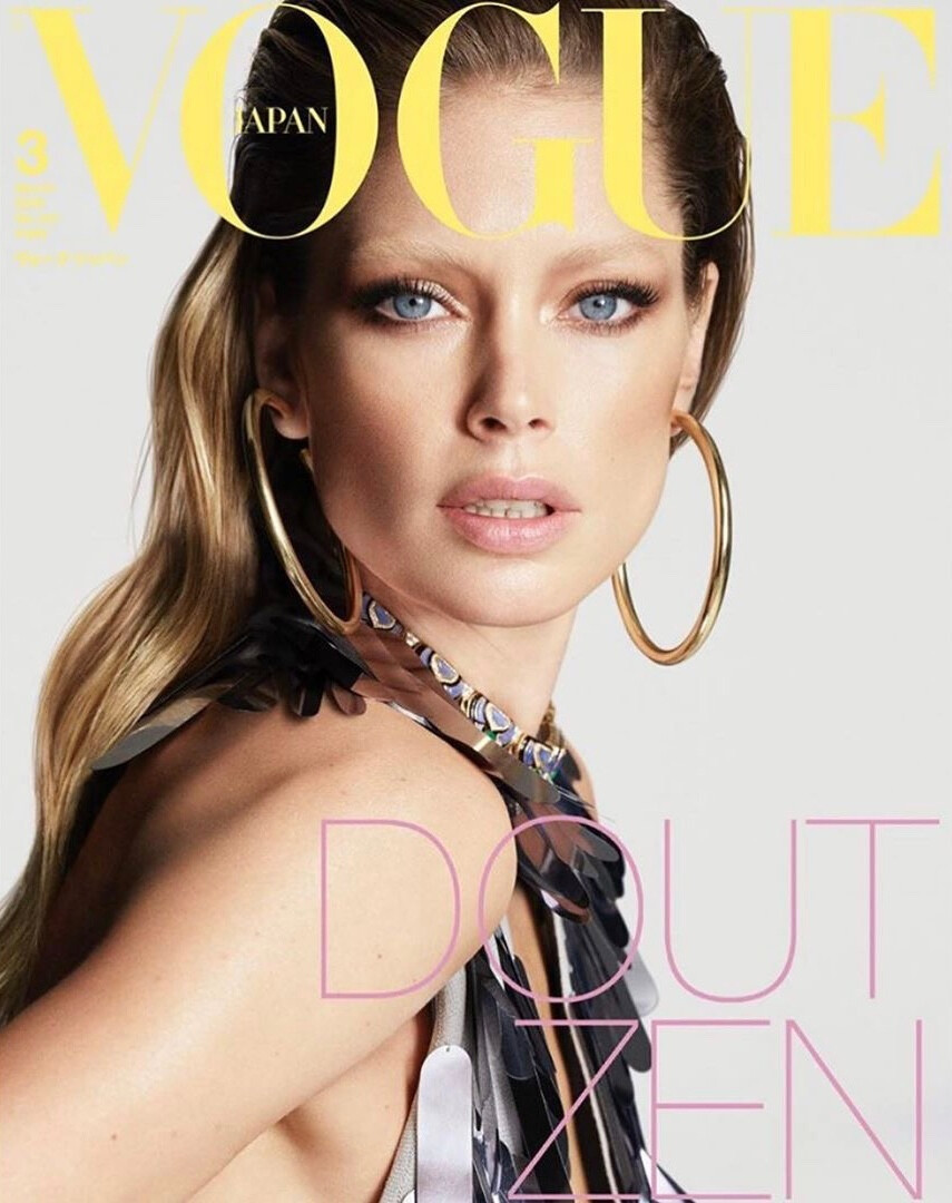 Vogue Japan March 2020 by Luigi & Iango
封面人物：何穗、Candice Swanepoel、Adriana Lima、Joan Smalls、Doutzen Kroes、Edita Vilkeviciute
主题："All Natural" ，倡导可持续价值理念的一期，推动新的生态意识生活方式
内页模特：Shanelle Nyasiase，Thierry Perez绘制了部分内页
封面花朵绘制 by Thierry Perez；
造型：annadellorusso
[weibo@FSOutfits]