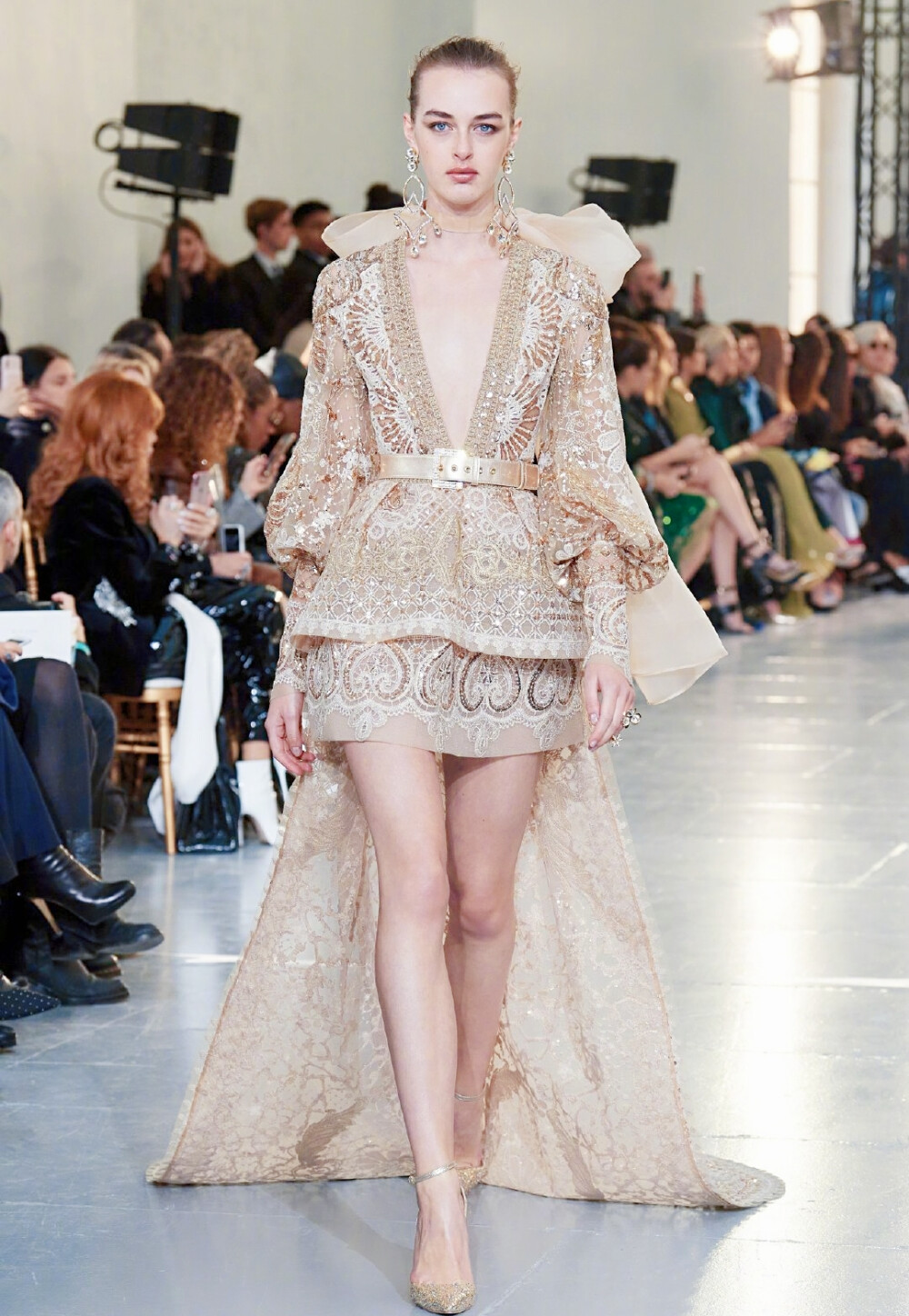 Elie Saab Couture S/S2020
大家记得出门戴口罩哦！