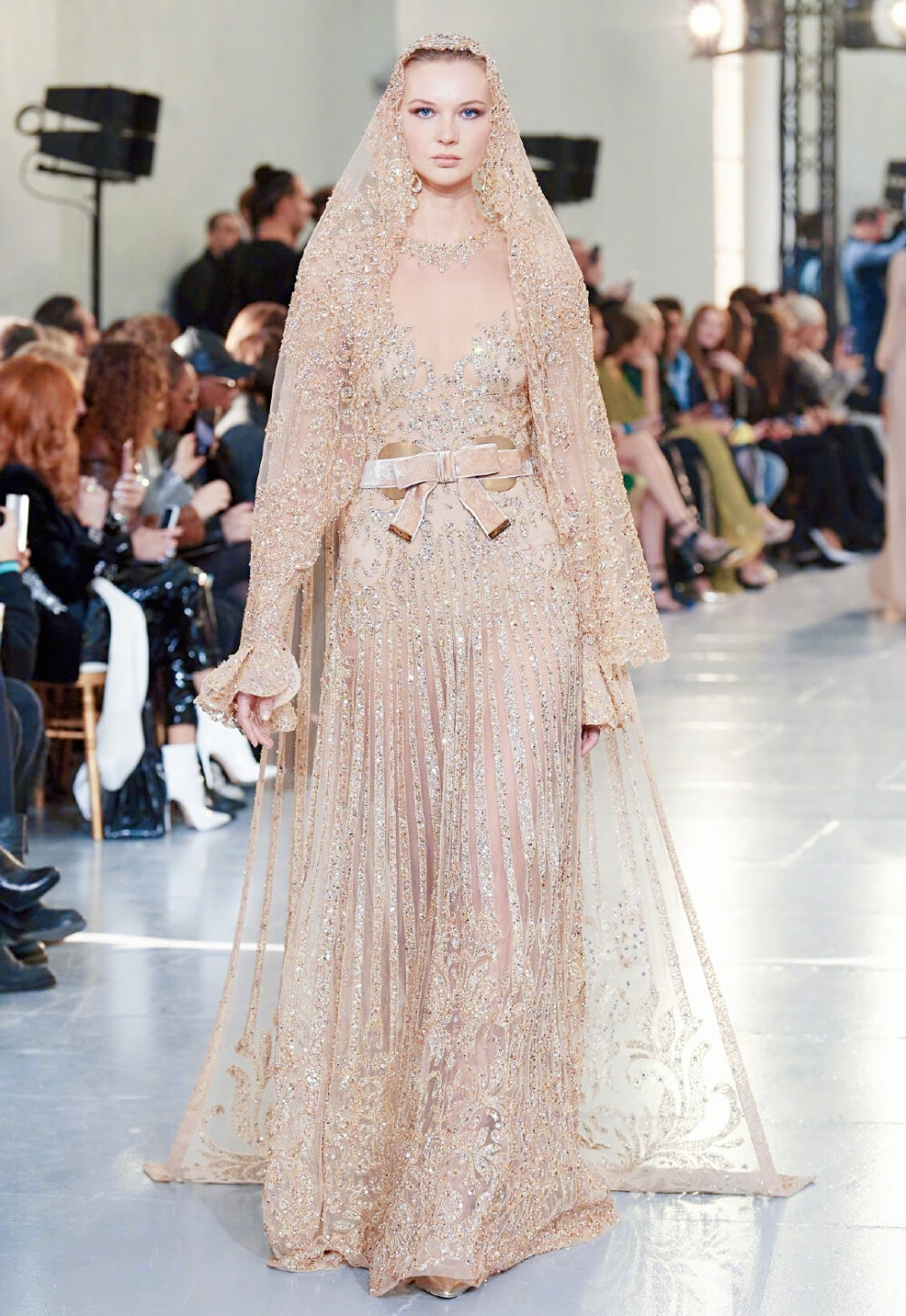 Elie Saab Couture S/S2020
大家记得出门戴口罩哦！