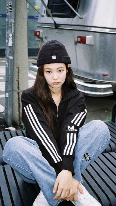 JENNIE