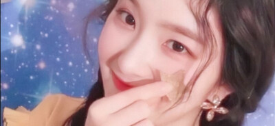 Irene裴珠泫橙光素材.
看简介.