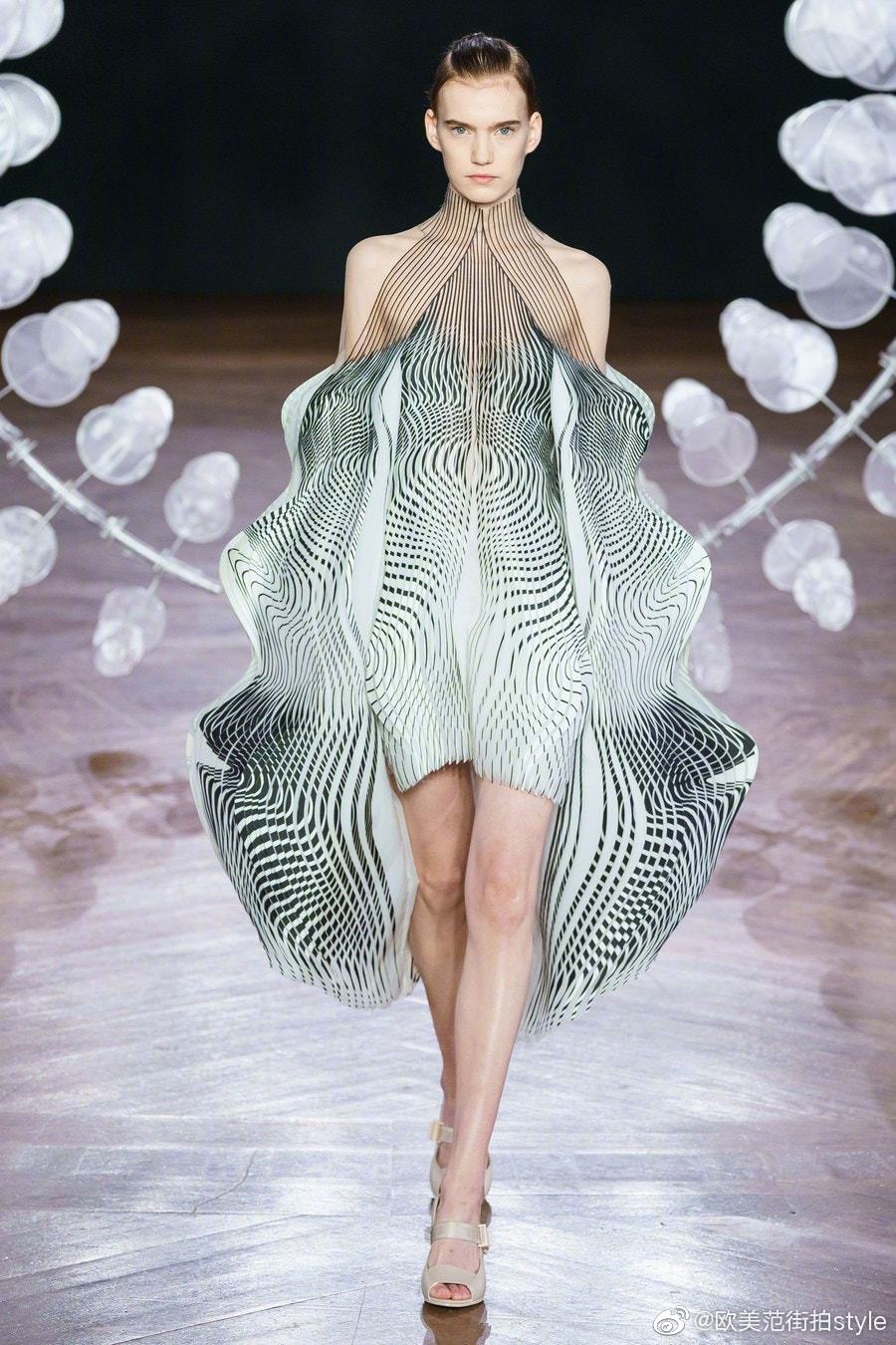  Iris Van Herpen 