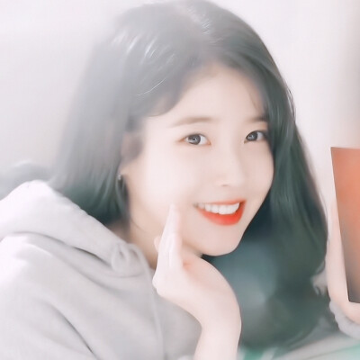 李知恩 iu
cr.森山梨守