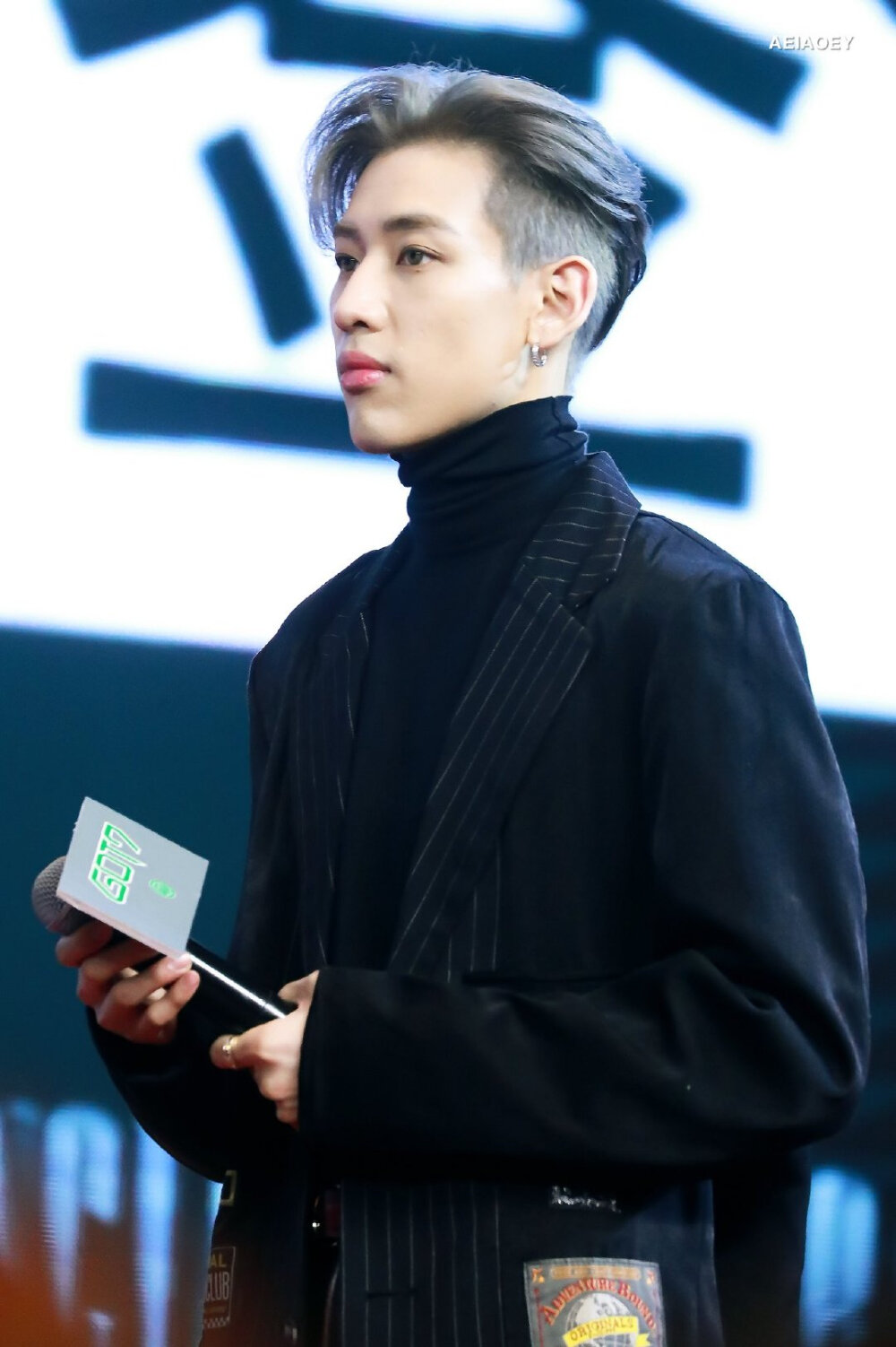 BamBam，全名Bambam Kunpimook Bhuwakul，1997年5月2日出生于泰国曼谷，在韩国发展的泰国籍男歌手、演员，男子演唱团体GOT7成员之一。2007年在泰国举办的“Rain Cover Dance“比赛中获得冠军，被韩国JYP娱乐公司星探挖掘。2012年参演电影《追凶》。2013年参与JYP与YG娱乐公司共同制作的电视节目《WHO IS NEXT:WIN》。2014年1月以演唱团体GOT7正式出道。