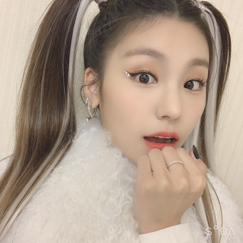 ITZY 黄礼志