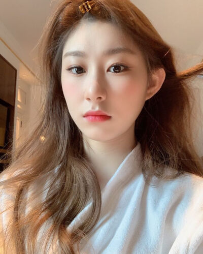 ITZY 李彩领