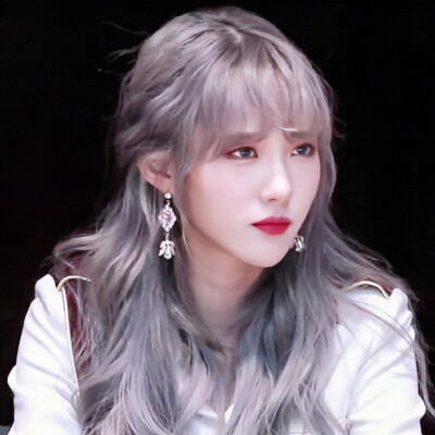 李露朵 / LUDA
©孟荨桉
二传注明秦然