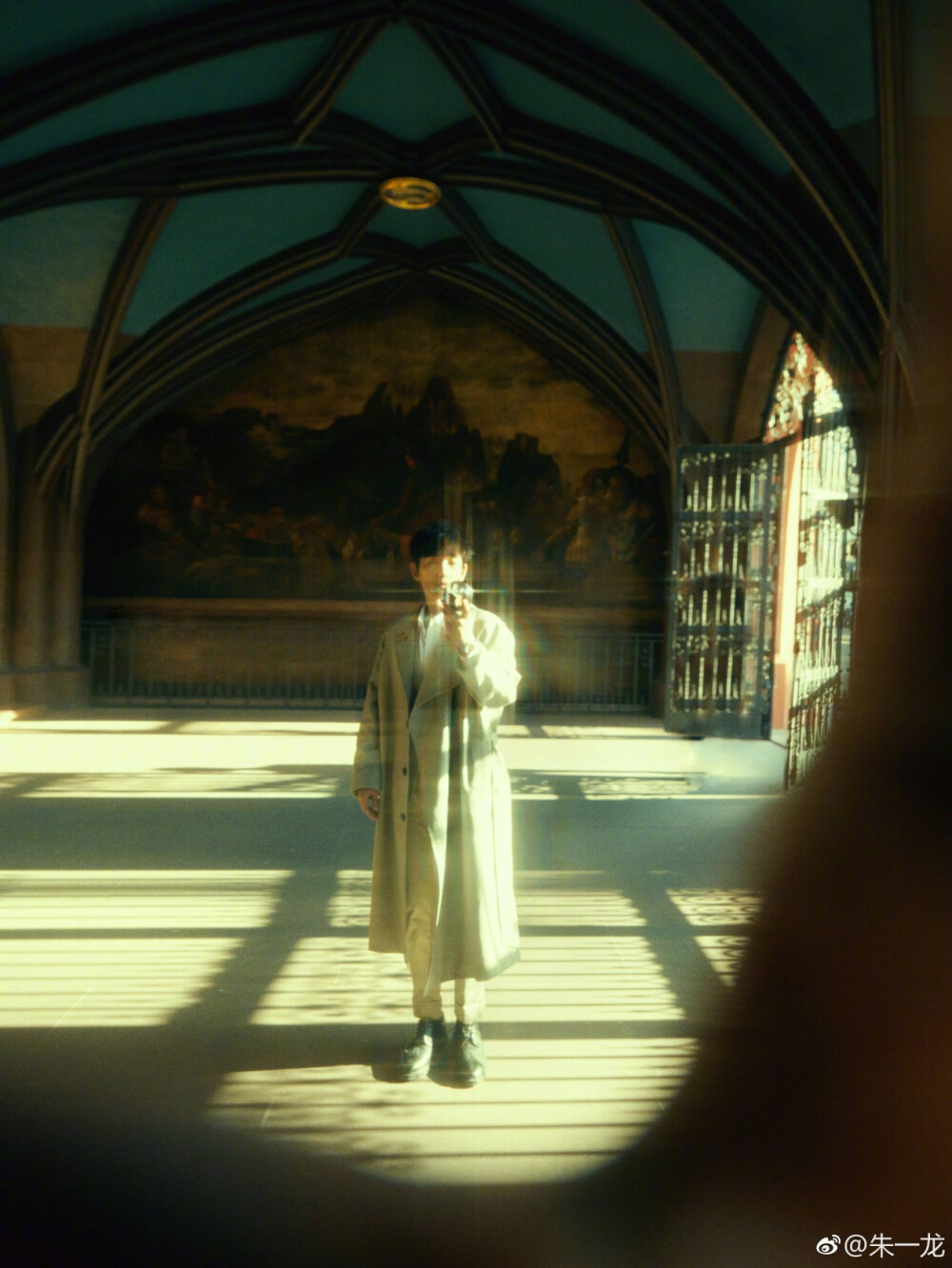 一次关于时间的旅行 ​​​
[来源朱一龙微博]