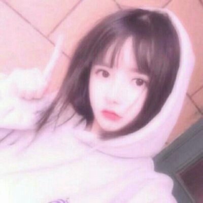 Look at the stars, look how they shine for you.
空中繁星，皆是为你闪烁。