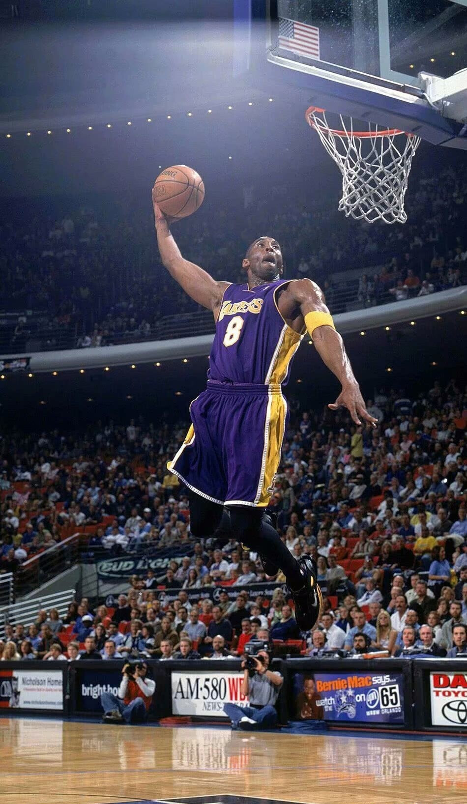 Kobe，hope there is basketball in heaven