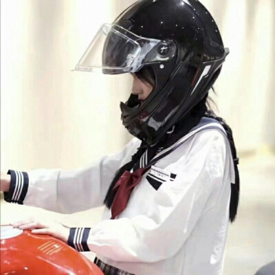 女头
皓月清凉你是人间曙光