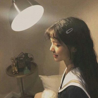 女头
皓月清凉你是人间曙光