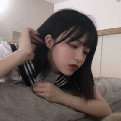 女头
我爱你胜过爱我自己.