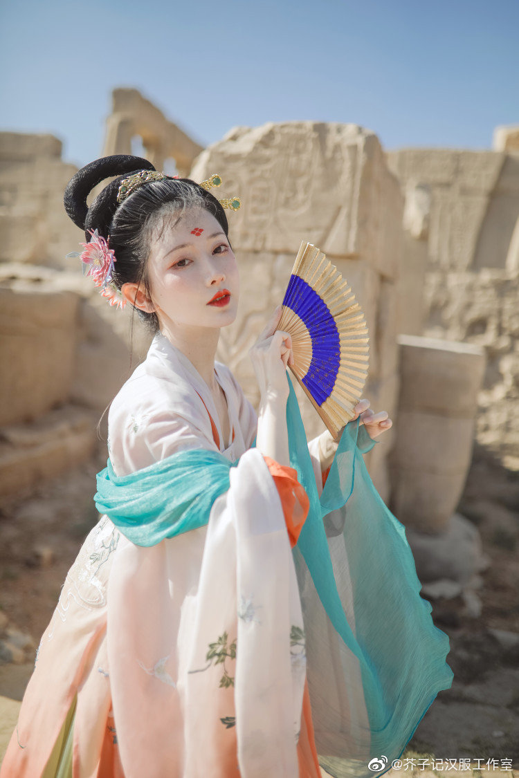 【芥子记】弥秋君《花神》
2020-01-28