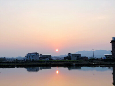 乡村夕阳余晖