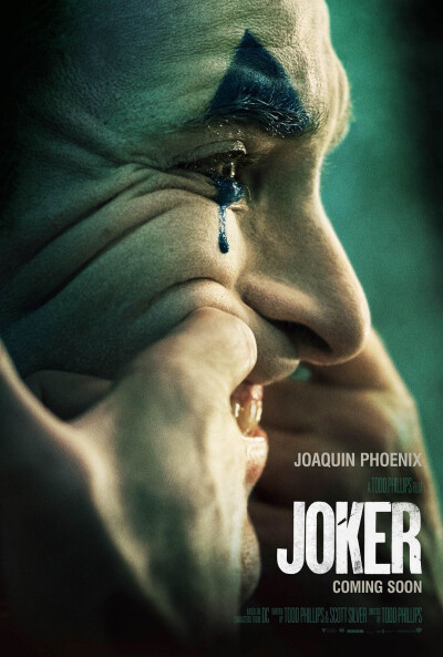 《小丑》他常是没能拥有姓名的Joker，是身边几乎所有人眼中的Loser，也成为了另外一群人心目中的英雄。（不予置评）影片开始，他无助到谷底，没有人关心和看见他。影片的后来，他杀人，并一副真心因此而感到高兴的样…