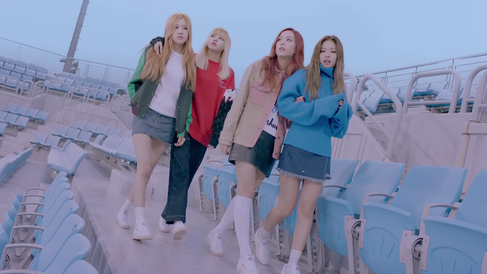 11-23BLACKPINK REEBOK CLASSIC广告