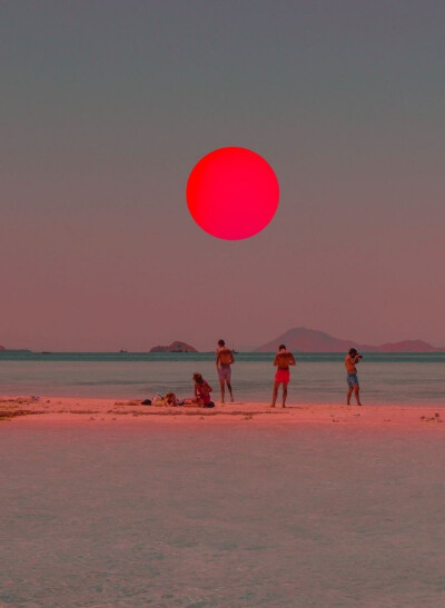 太阳太远了，否则我要埋在那里。—海子 ​​​