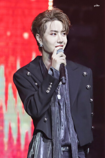 190602 乐华娱乐家族演唱会 @UNIQ-王一博 cr:logo