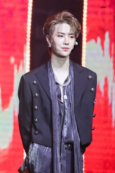 190602 乐华娱乐家族演唱会 @UNIQ-王一博 cr:logo