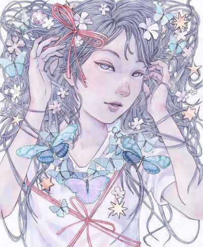 画师木村智博​少女插画作品欣赏。作者画风细腻柔美，精致的发丝点缀着美丽的花朵，唯美的少女带着天使般的梦幻。